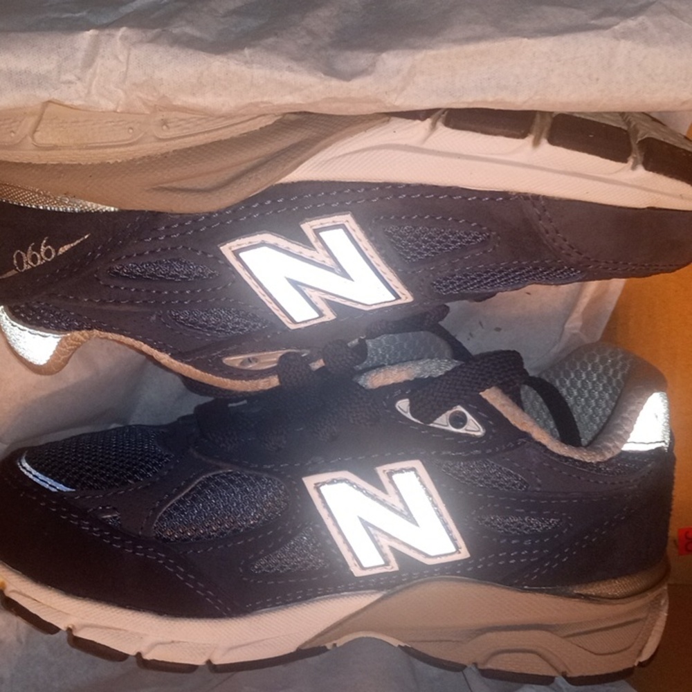 New Balance 990